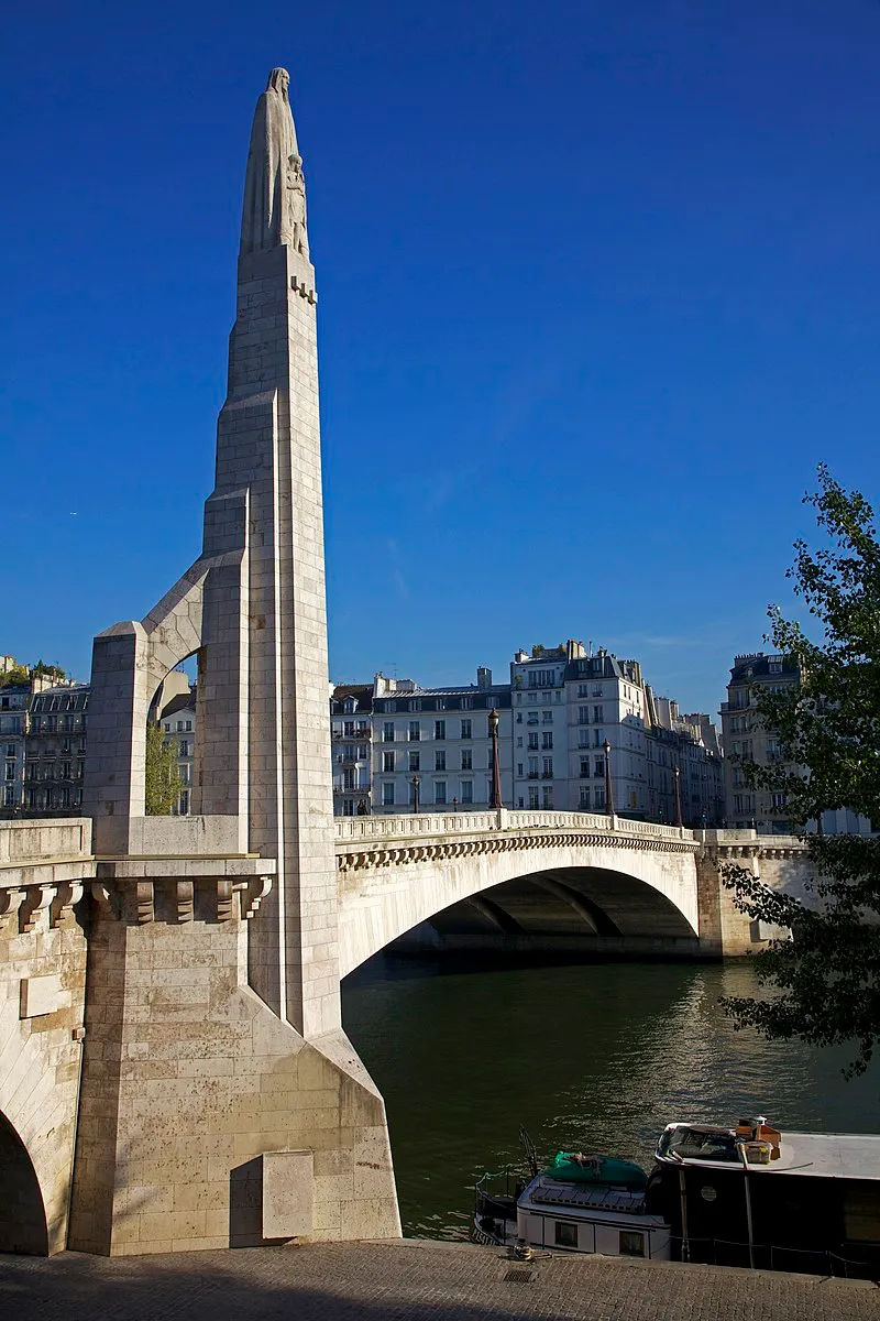 Image qui illustre: Pont de la Tournelle à Paris - 0