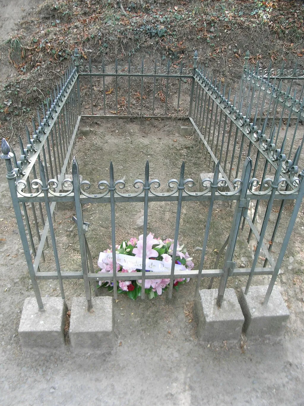 Image qui illustre: Tombe de Georges Clemenceau à Mouchamps - 0