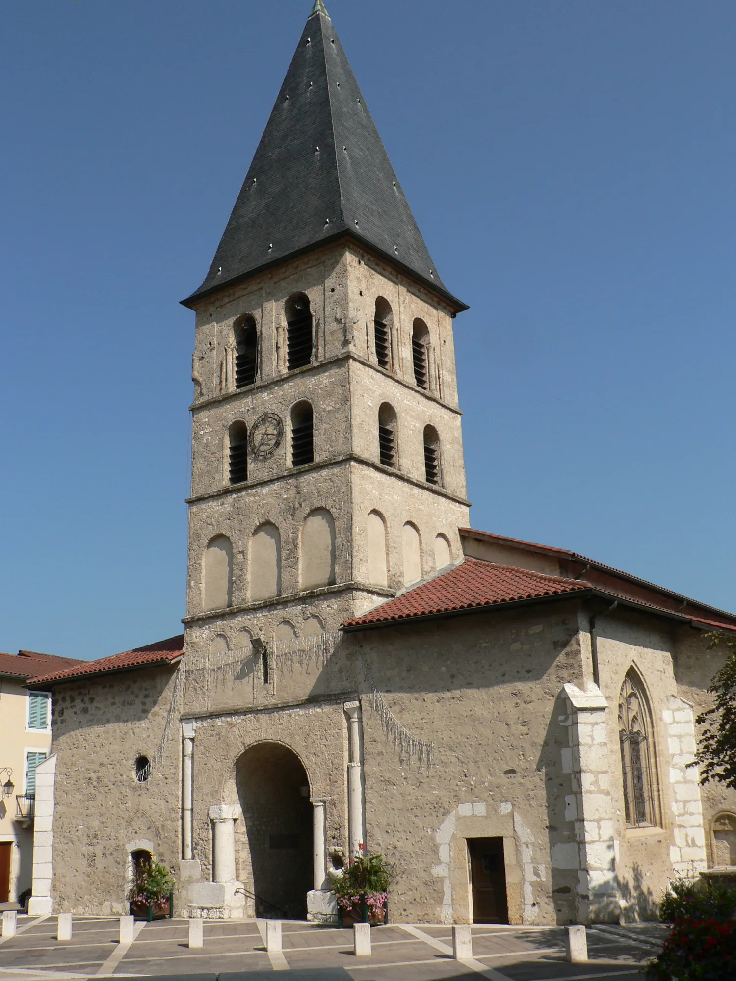 Image qui illustre: Église Saint-laurent Des Prés à Tullins - 0