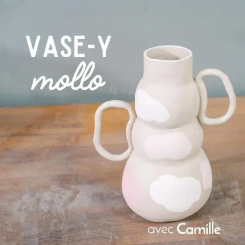Image qui illustre: Modelez votre vase décoré à l'engobe