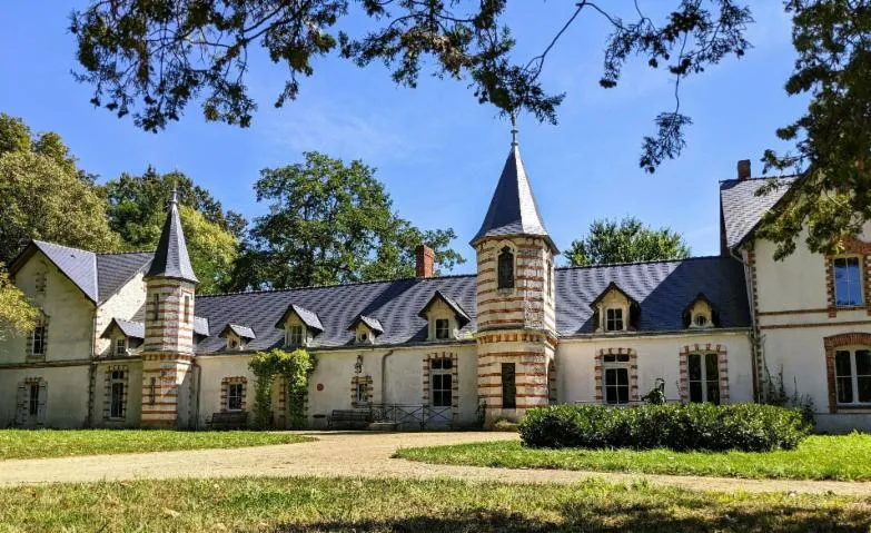 Image qui illustre: Visite libre du château du Patys, la maison/musée d'Hervé Bazin, véritable demeure historique de Vipère au poing.