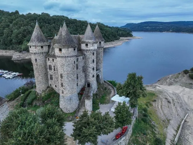 Image qui illustre: Visite du château de Val !
