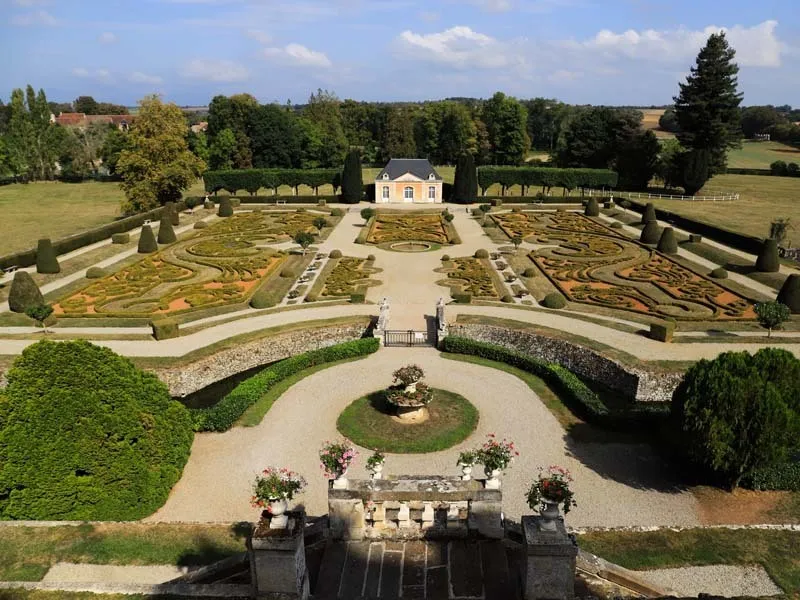Image qui illustre: Visite libre des jardins et du château à Boischampré - 0