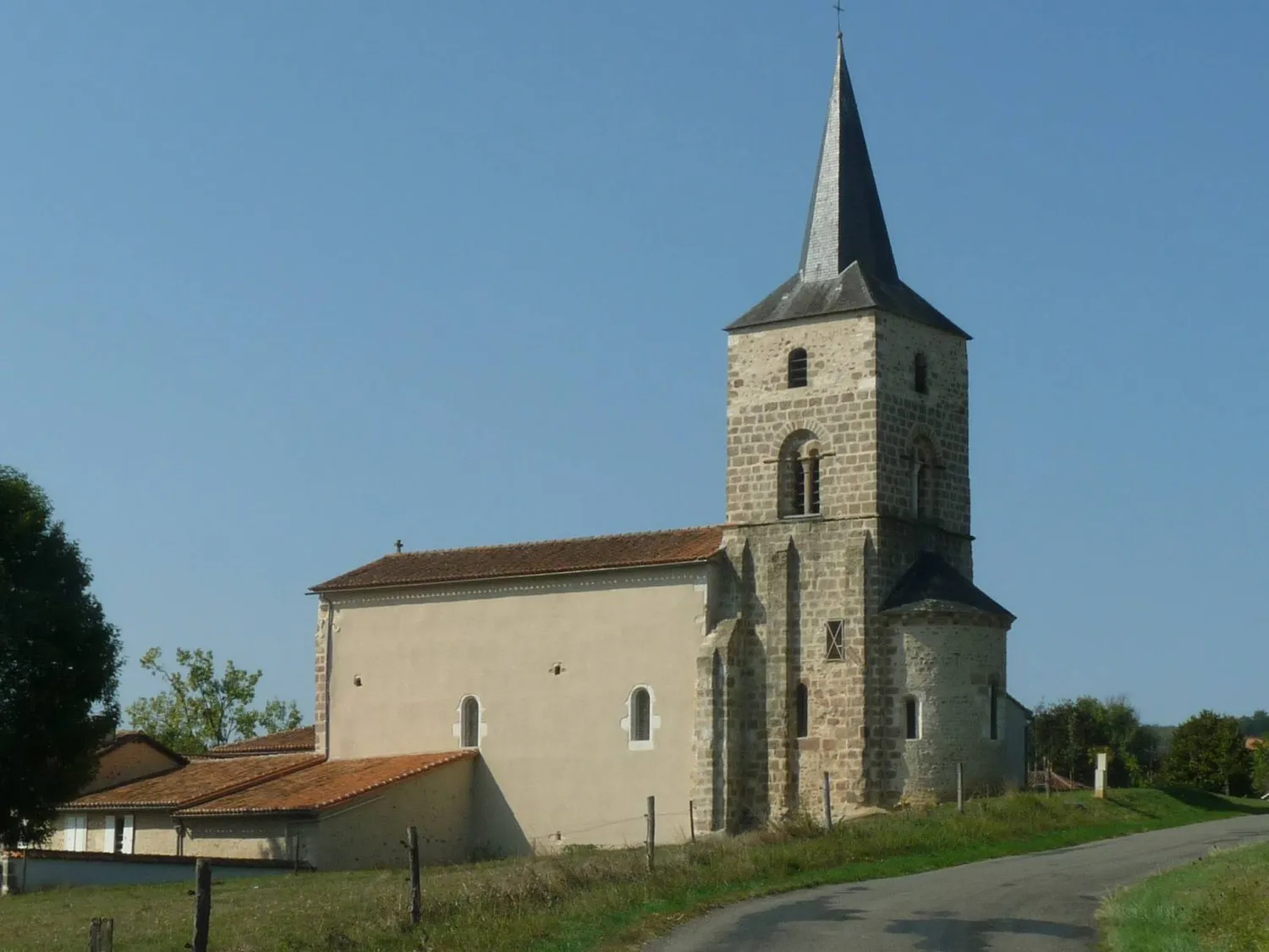 Image qui illustre: Église Sainte-Eugénie à Orgedeuil - 0