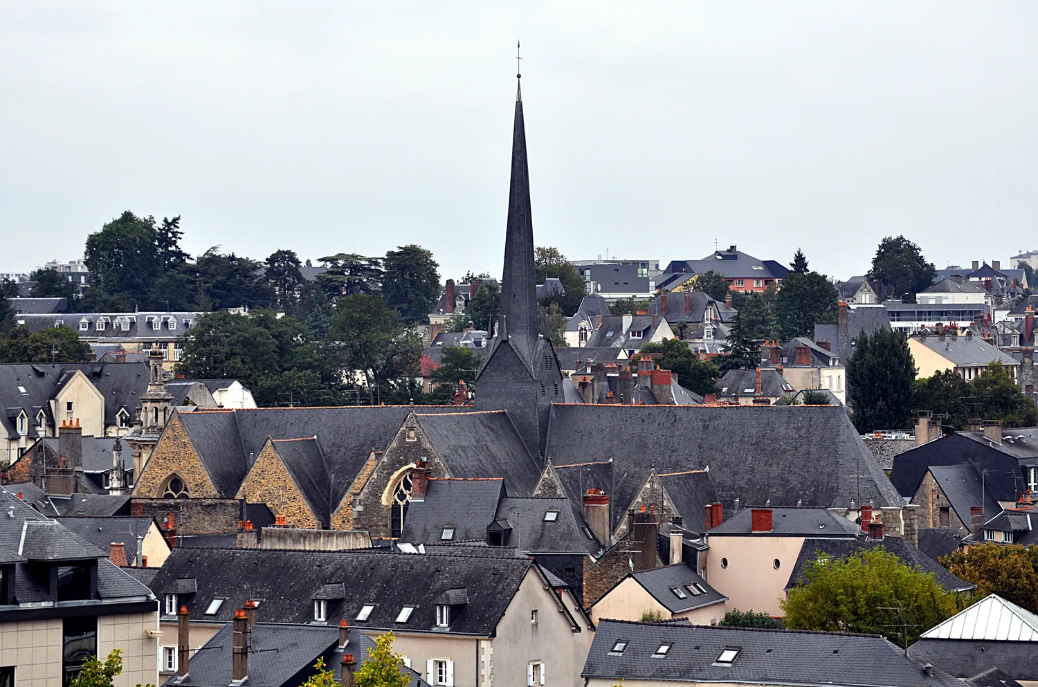 Image qui illustre: Eglise Saint-vénérand à Laval - 0