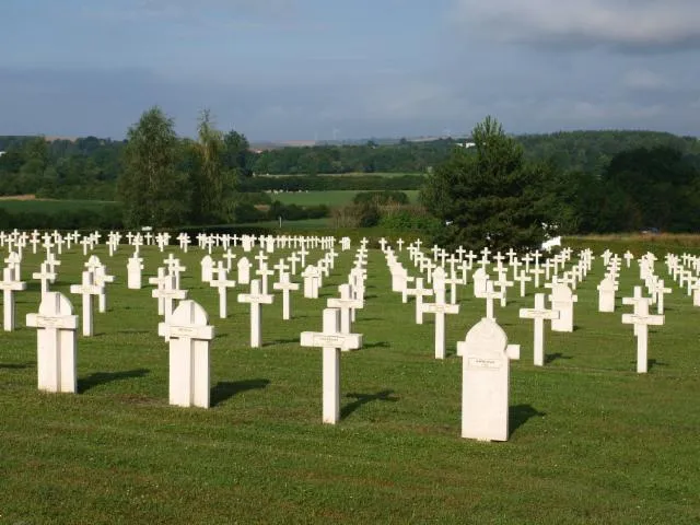 Image qui illustre: Nécropole Nationale De Chestres