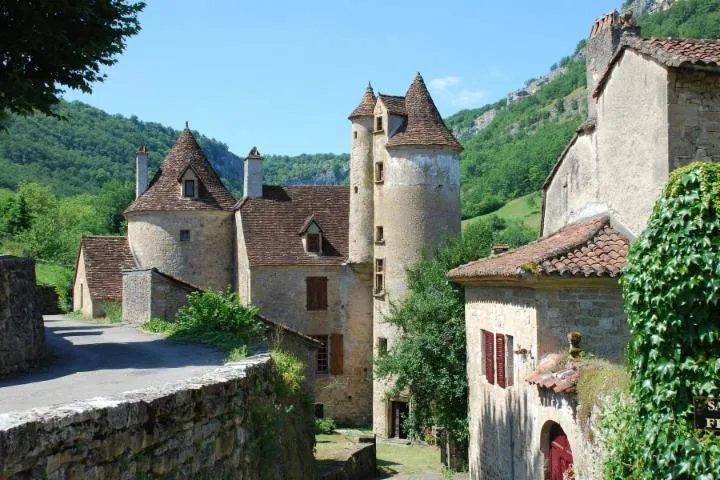 Image qui illustre: Balade Découverte : Autoire, Un Village Et Sa Cascade