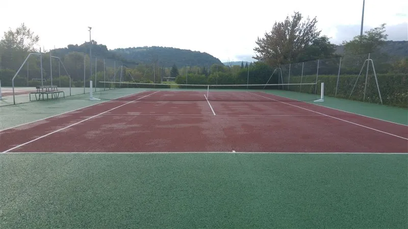 Image qui illustre: Courts De Tennis À Sévérac-le-château à Sévérac d'Aveyron - 0