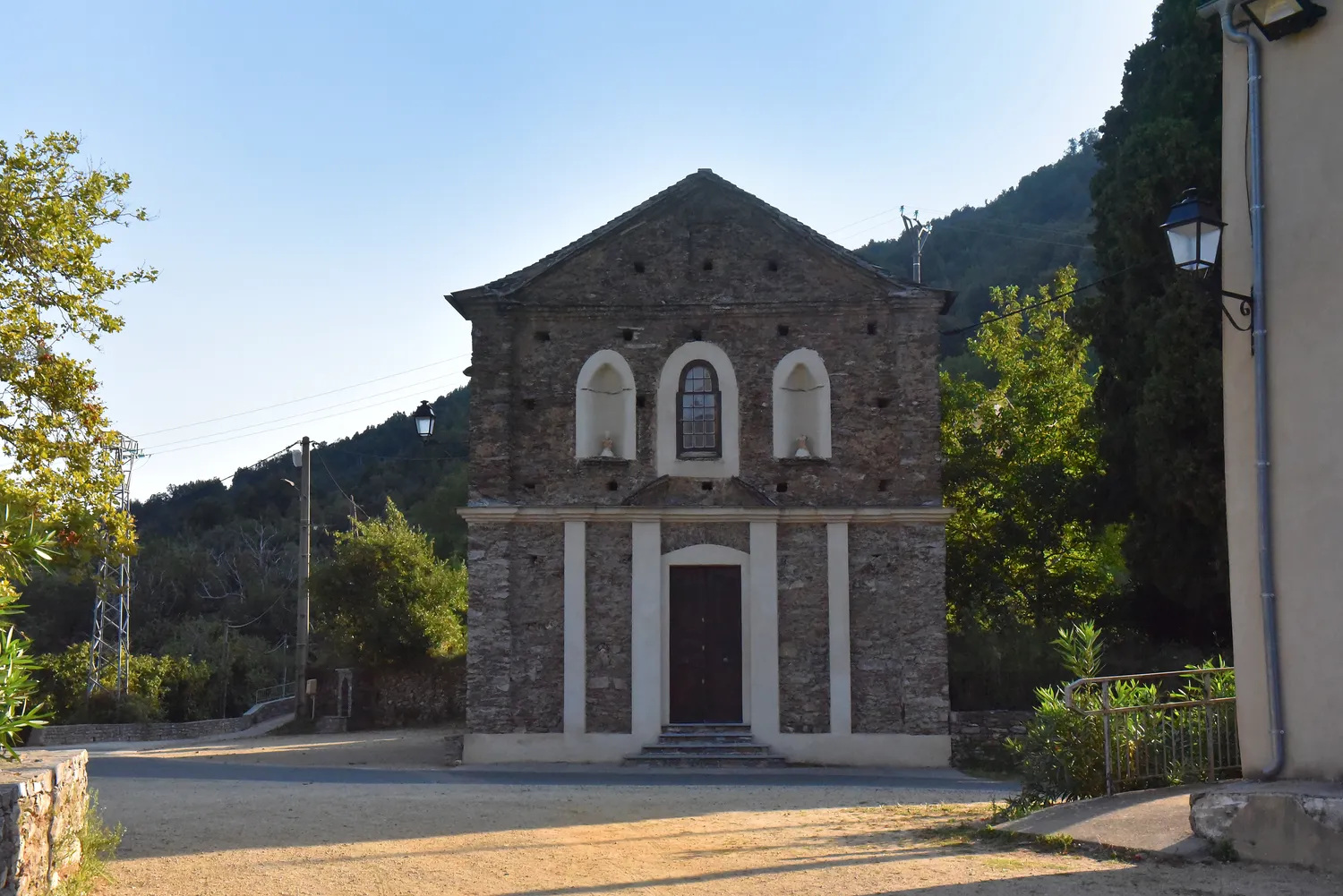 Image qui illustre: Église paroissiale Sainte-Lucie à Monacia-d'Orezza - 0