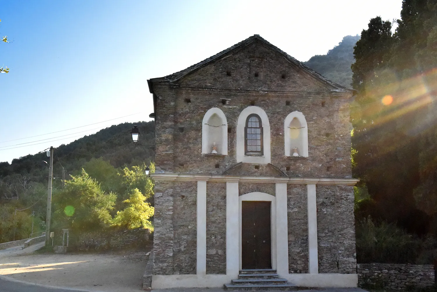 Image qui illustre: Église paroissiale Sainte-Lucie à Monacia-d'Orezza - 1