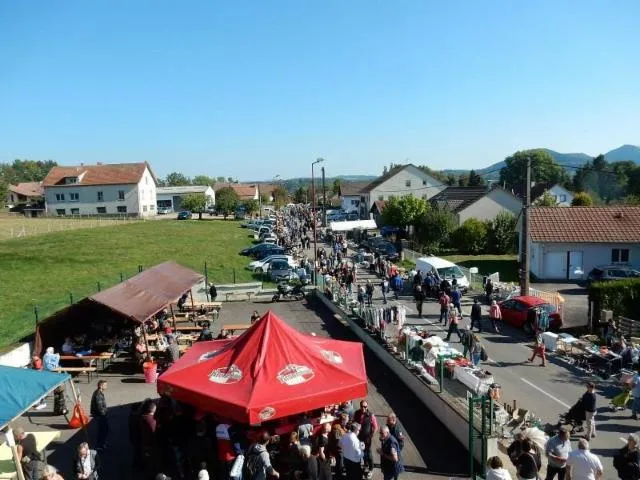 Image qui illustre: Vide Greniers Et Fête Foraine