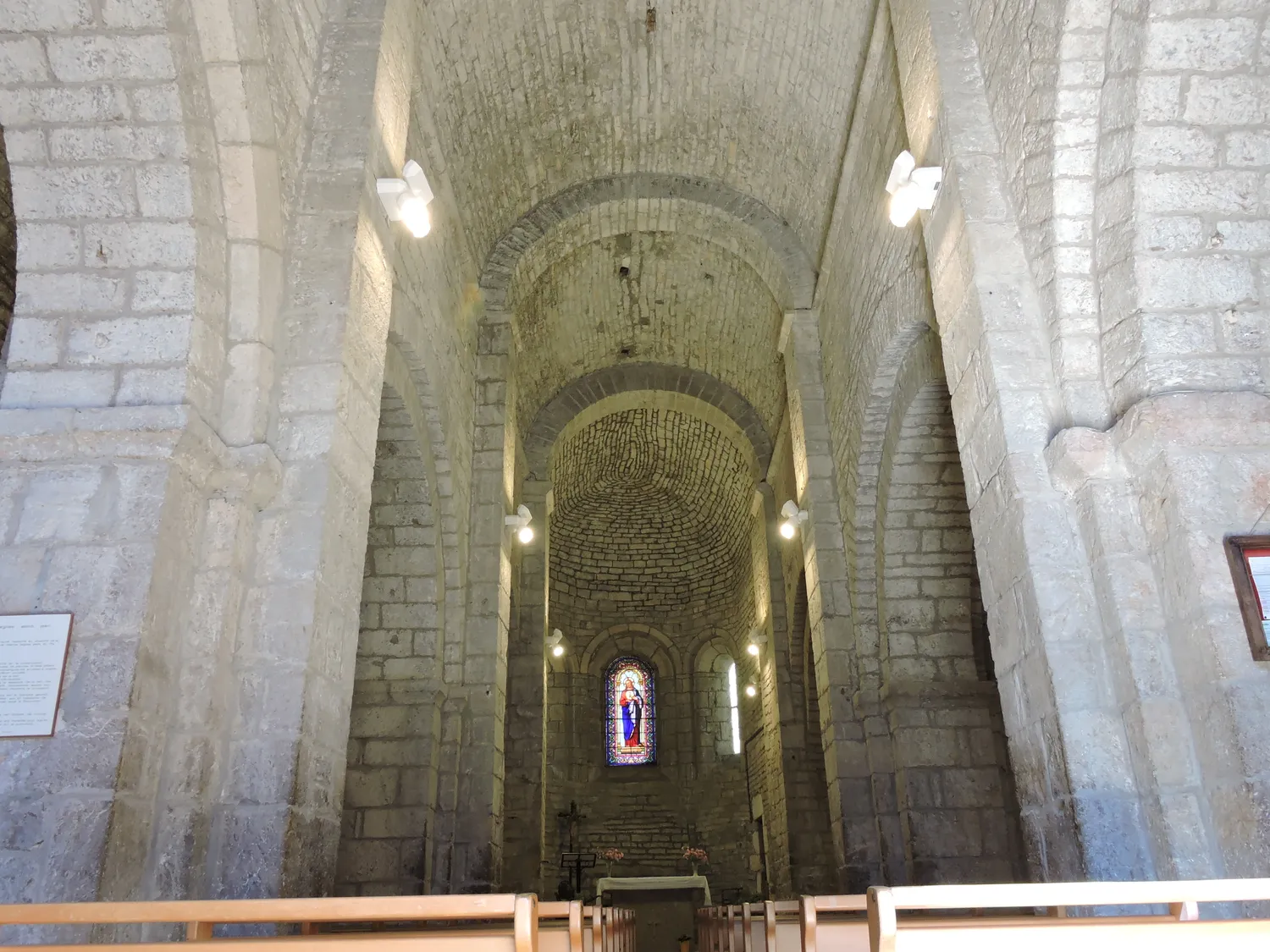 Image qui illustre: Eglise Romane Saint-jean-baptiste à La Malène - 1