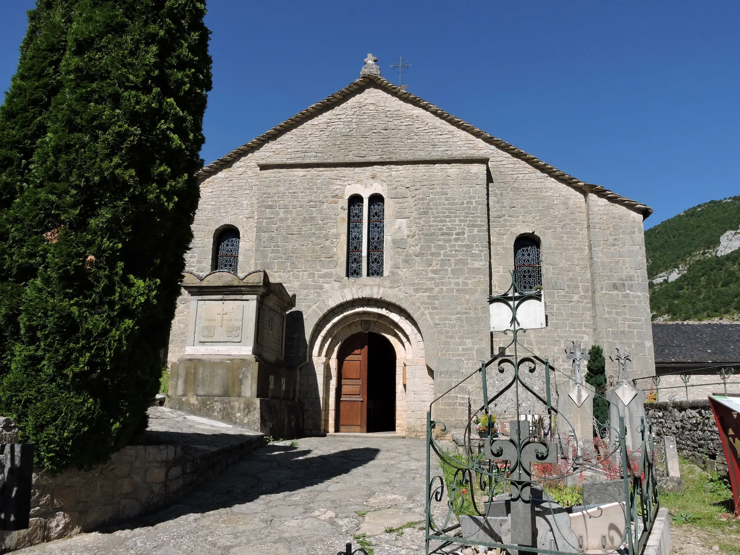 Image qui illustre: Eglise Romane Saint-jean-baptiste à La Malène - 2