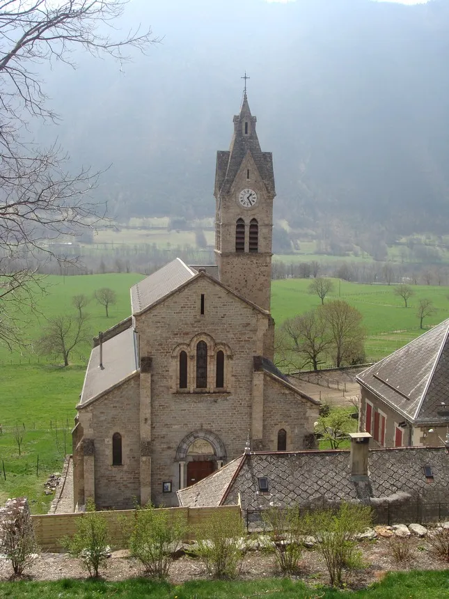 Image qui illustre: Eglise Saint Pierre - Valbonnais à Valbonnais - 0