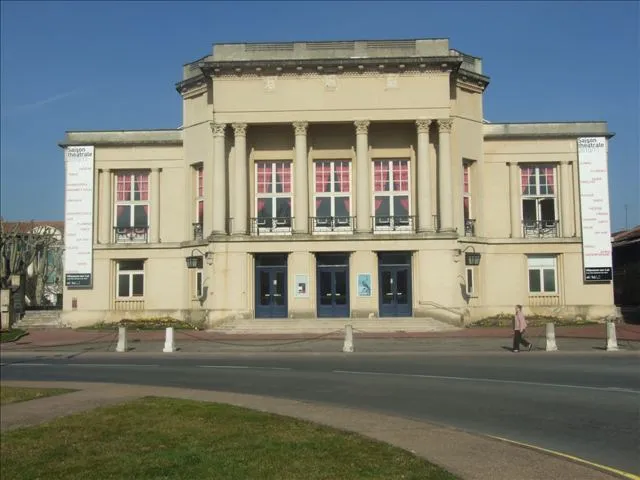 Image qui illustre: Théâtre Georges Leygues à Villeneuve-sur-Lot - 0