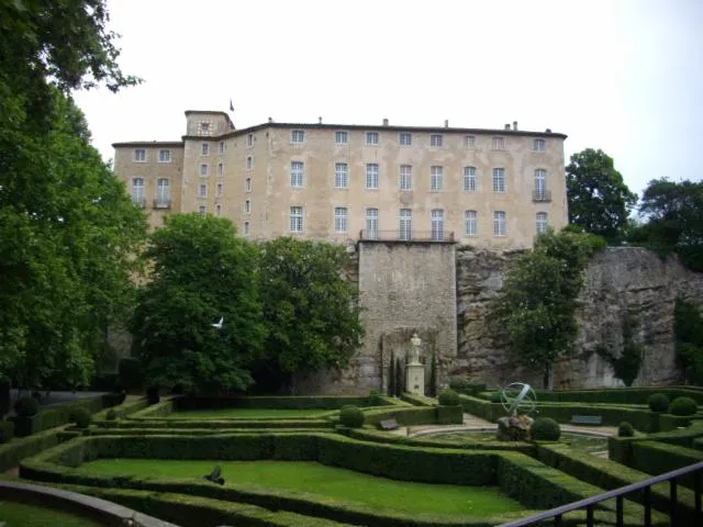 Image qui illustre: Château D'entrecasteaux