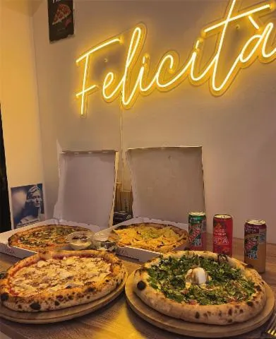 Image qui illustre: Felicita Pizza Toulon