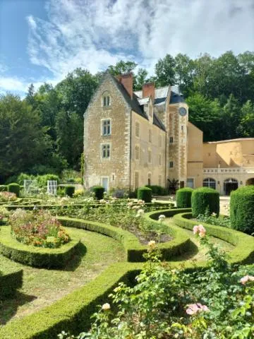 Image qui illustre: Visite guidée du château de Courtanvaux