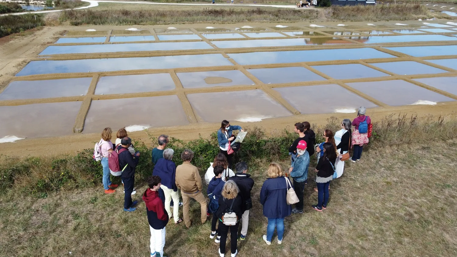 Image qui illustre: Visite commentée du marais salant à Le Grand-Village-Plage - 0