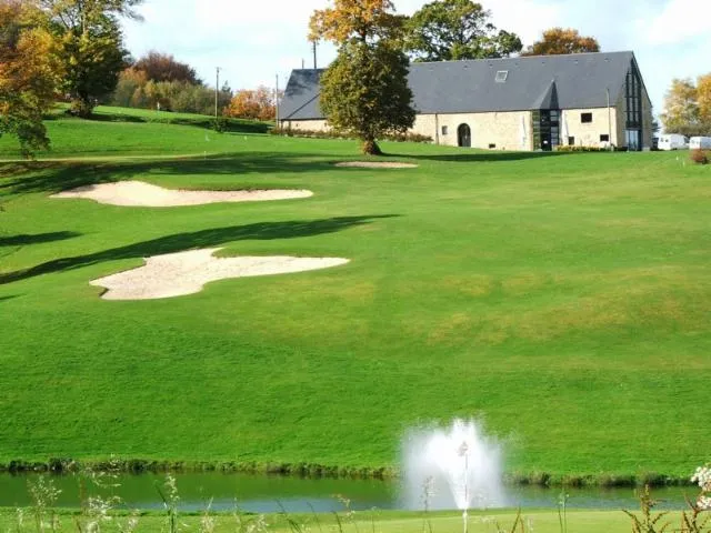 Image qui illustre: Golf Club Vire - La Dathée