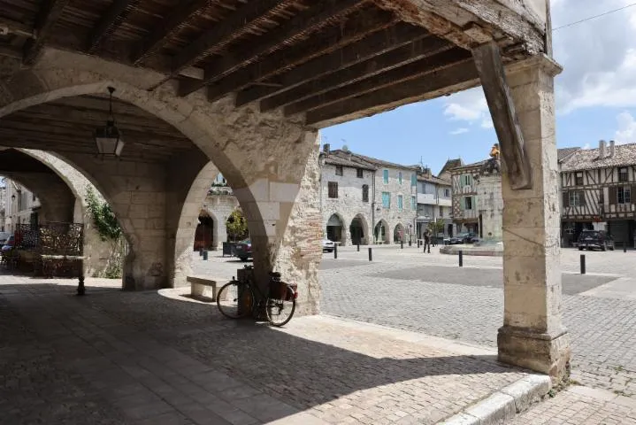 Image qui illustre: Visite guidée de la bastide d'Eymet