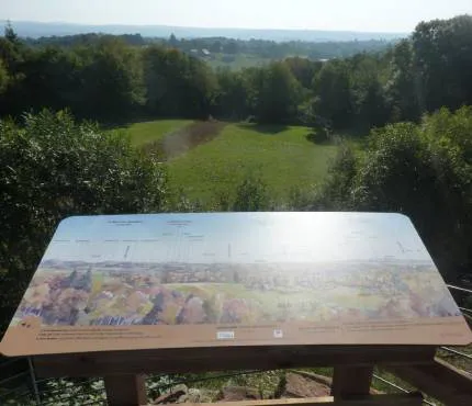 Image qui illustre: Table D'orientation Du Puy Des Ferrières à Seilhac - 0