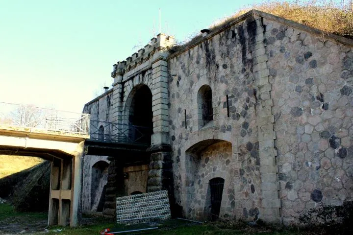 Image qui illustre: Fort de Feyzin