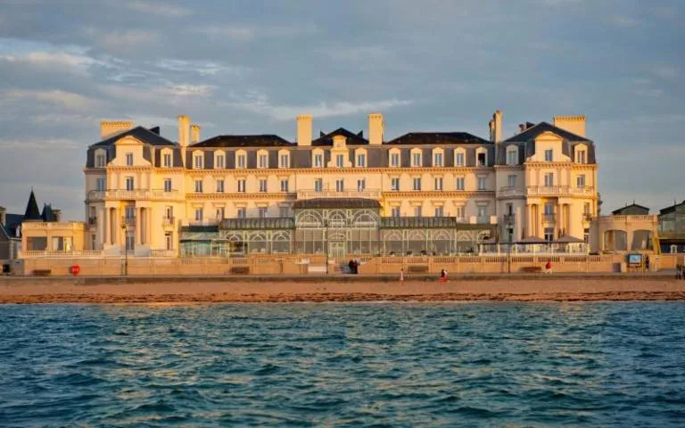 Image qui illustre: Le Grand Hôtel – Les Thermes Marins