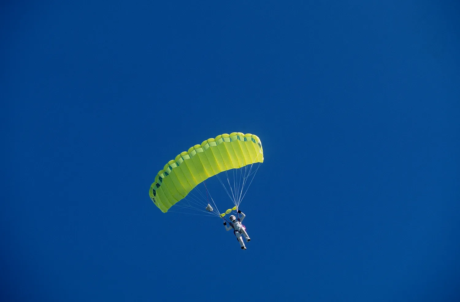 Image qui illustre: Ecole Française De Parachutisme à Le Blanc - 0