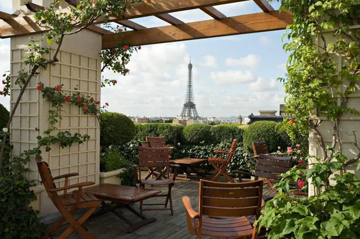 Image qui illustre: Rooftop Hôtel Raphael  à Paris - 0
