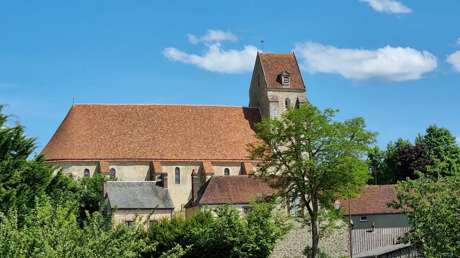 Image qui illustre: Visite libre de l'église à Sainte-Céronne-lès-Mortagne - 0