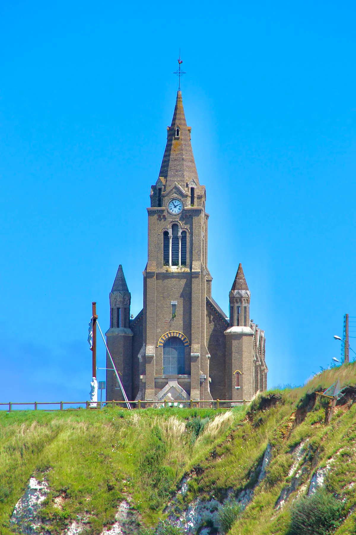 Image qui illustre: Église Notre-Dame-de-Bonsecours à Dieppe - 1