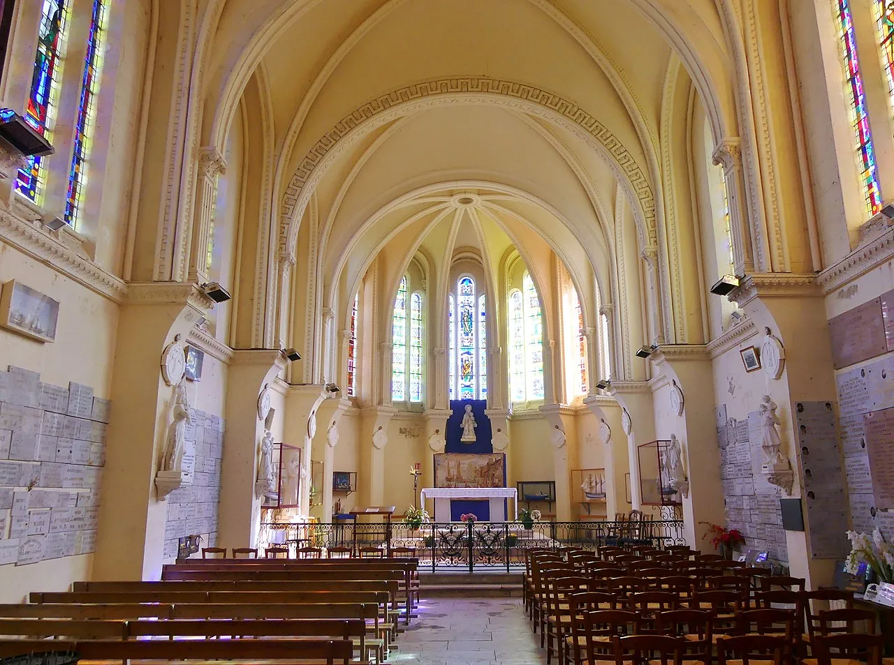 Image qui illustre: Église Notre-Dame-de-Bonsecours à Dieppe - 2