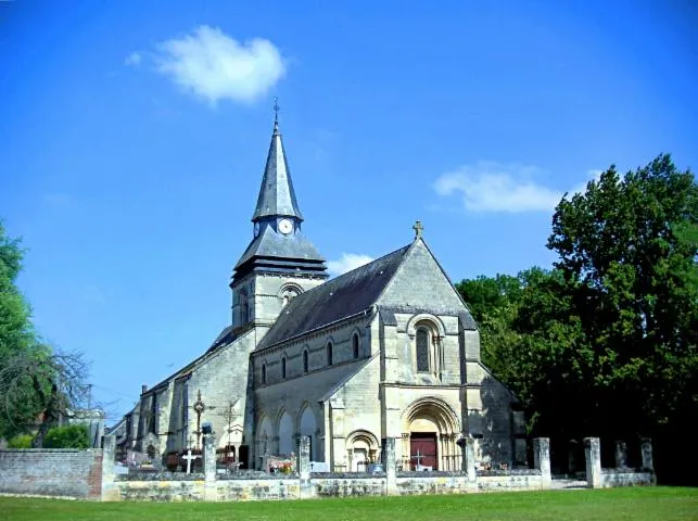 Image qui illustre: Église Sainte-Benoîte de Falvy