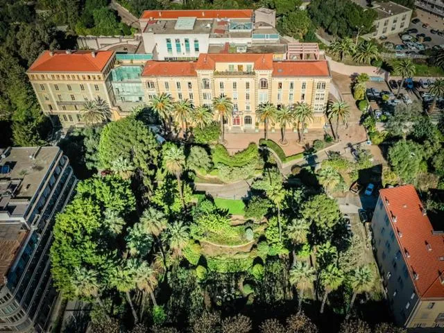 Image qui illustre: Visites libres et guidées des Jardins du Grand Hôtel d’Ajaccio