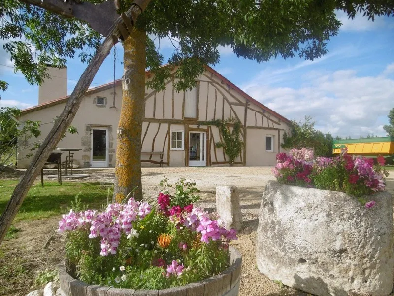 Image qui illustre: Ferme de Piréou à Sainte-Maure-de-Peyriac - 0