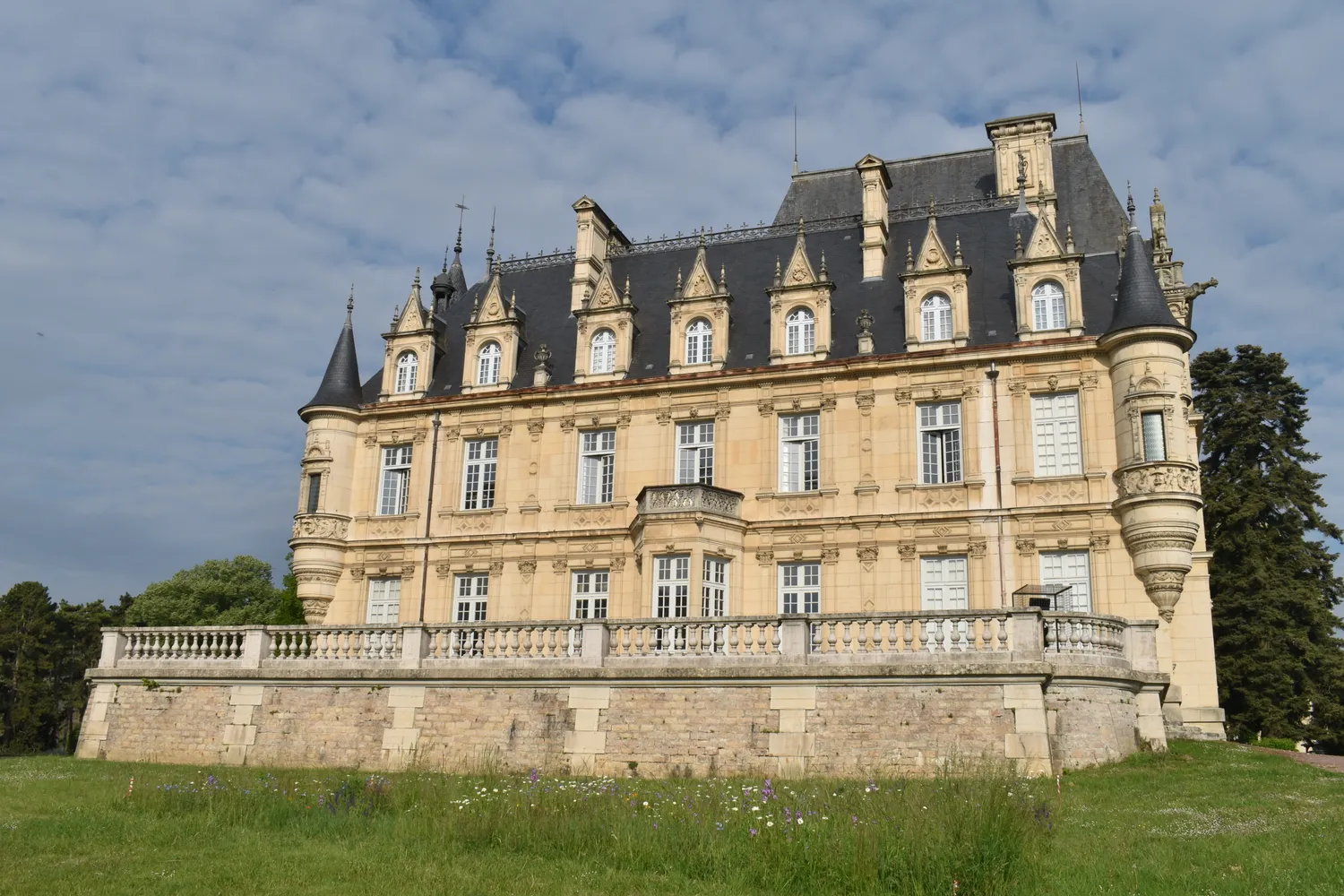 Image qui illustre: Visite guidée du château de Brochon à Brochon - 0