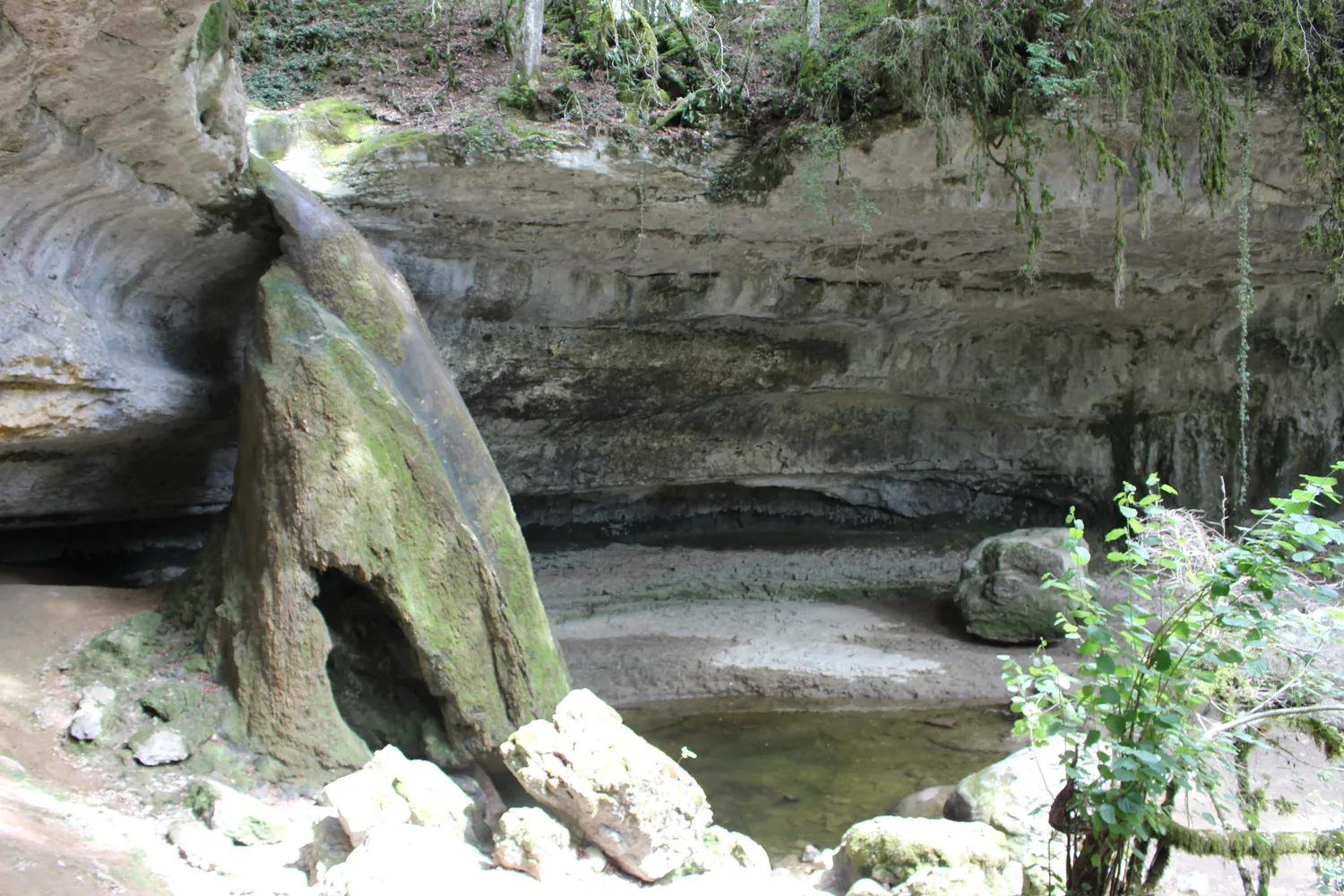 Image qui illustre: Cascade du Pain du Sucre à Surjoux-Lhopital - 1