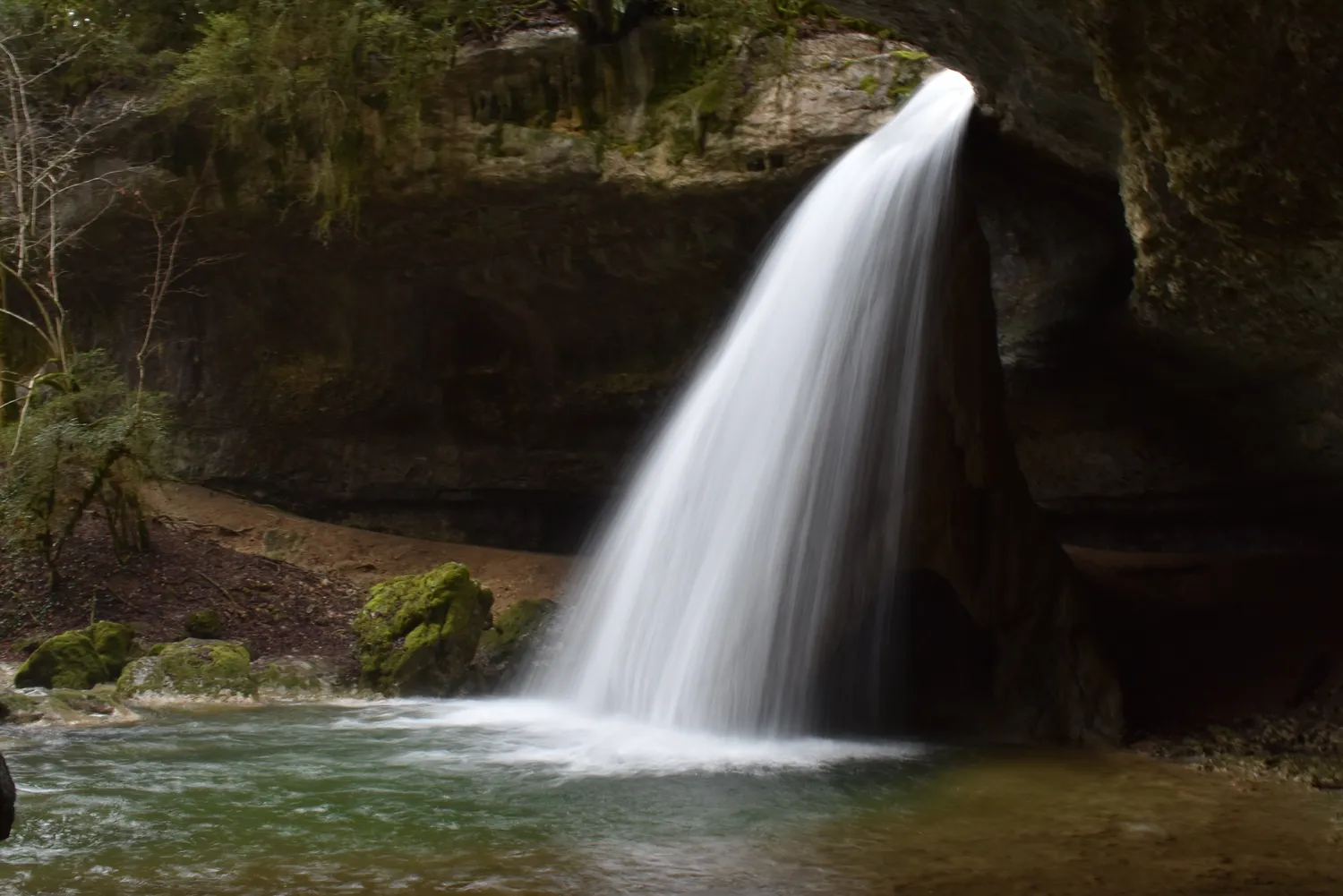 Image qui illustre: Cascade du Pain du Sucre à Surjoux-Lhopital - 2