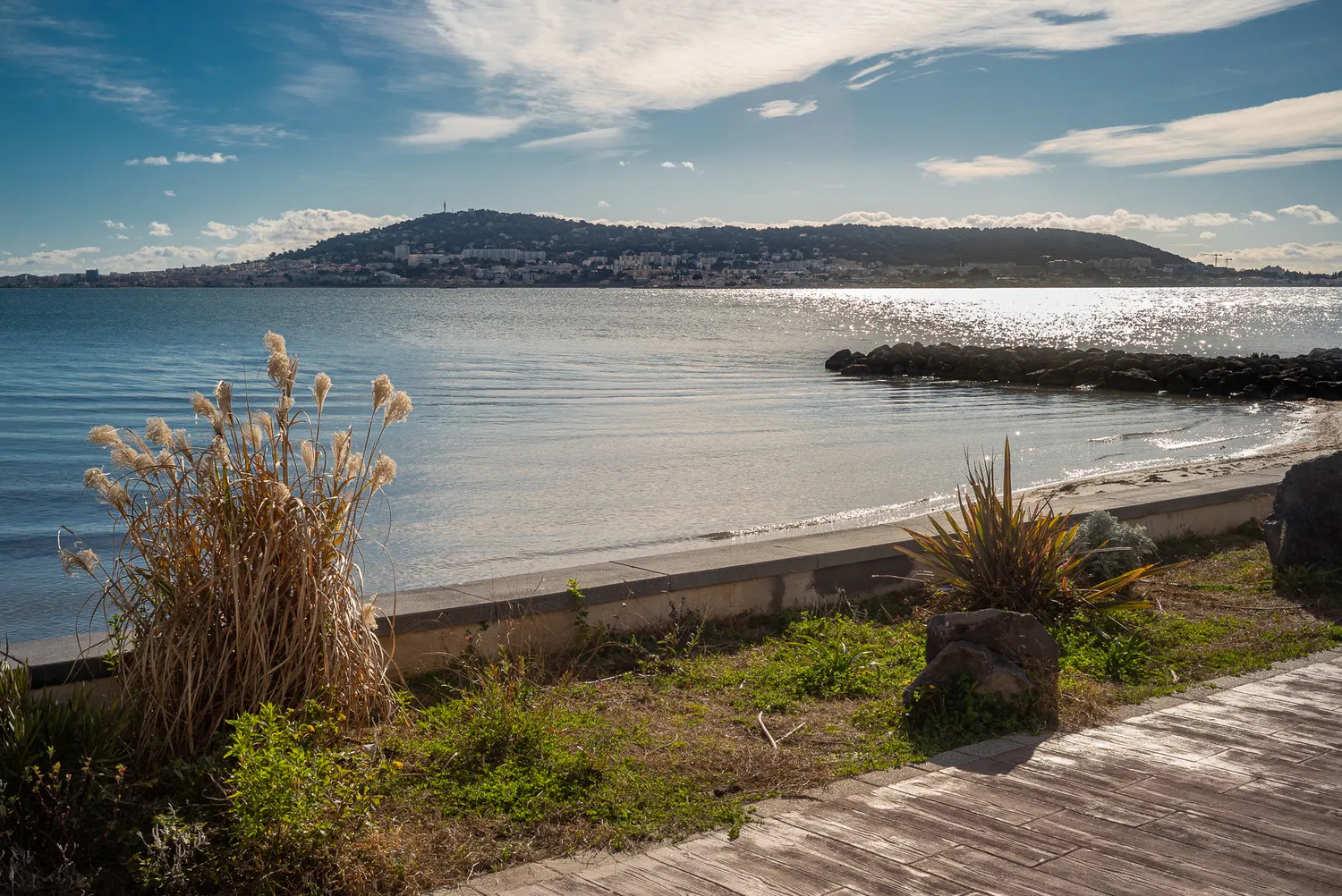 Image qui illustre: Histoire Des Trois Mers Et De L'eau Thermale (avec Territoires De Découverte) à Balaruc-les-Bains - 0