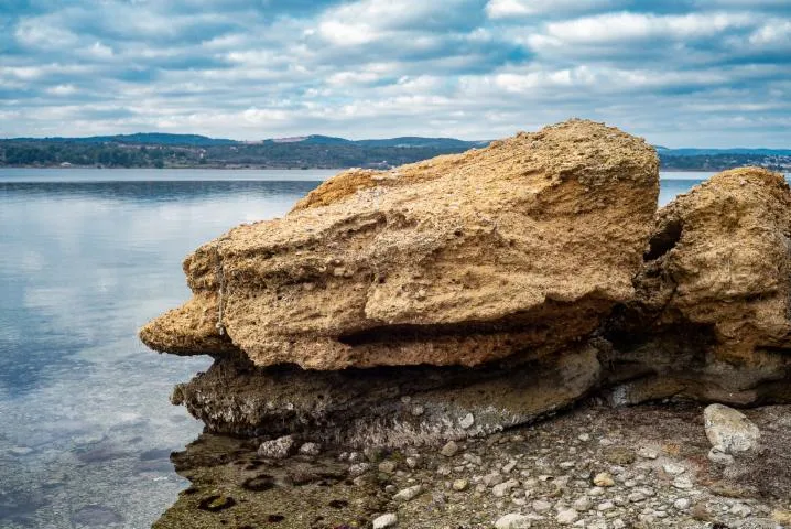 Image qui illustre: Histoire Des Trois Mers Et De L'eau Thermale (avec Territoires De Découverte)