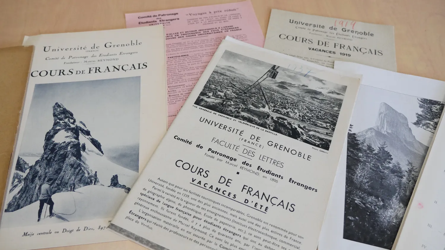 Image qui illustre: Trésors de la recherche : l’exploitation des archives historiques en université à Saint-Martin-d'Hères - 0