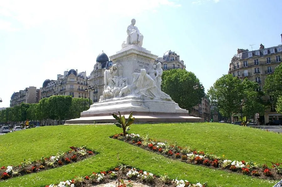Image qui illustre: Statue de Pasteur