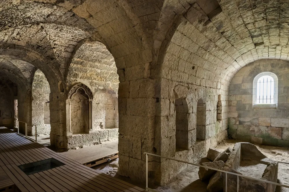 Image qui illustre: Crypte De L'abbaye Saint-médard à Soissons - 0
