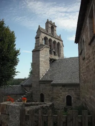 Image qui illustre: Eglise Saint-julien - Blavignac