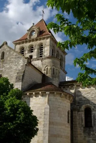 Image qui illustre: Eglise Saint-Jean-Baptiste de Mézin