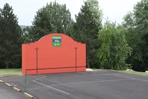 Image qui illustre: Fronton De Pala à Roumagne - 0