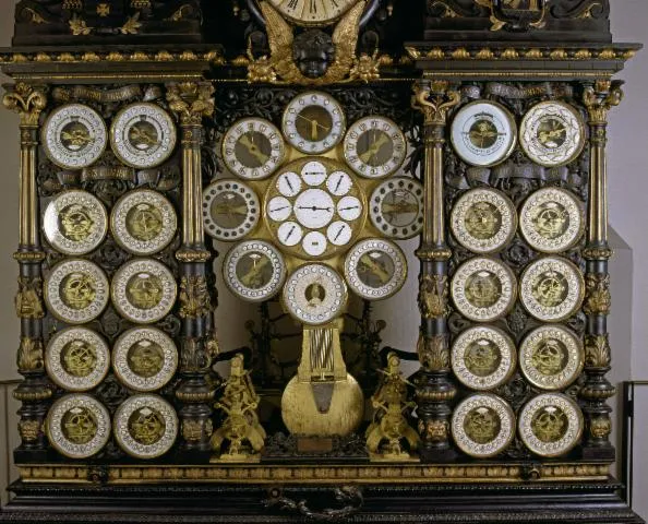 Image qui illustre: Visite guidée de l'horloge astronomique de Besançon