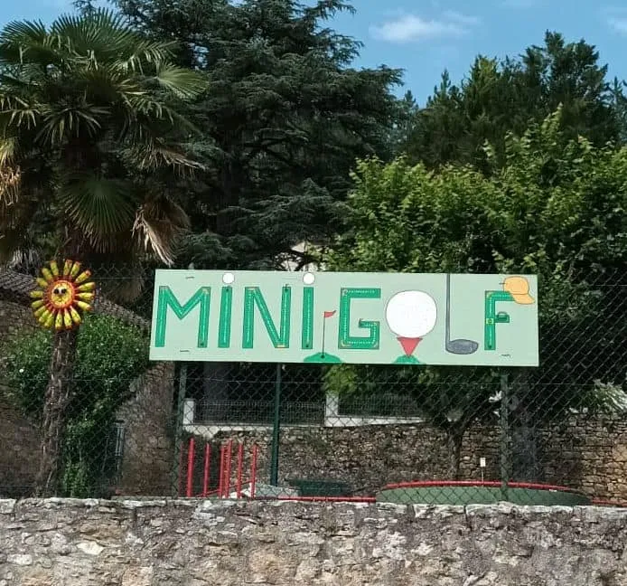 Image qui illustre: Mini Golf De Duravel à Duravel - 0