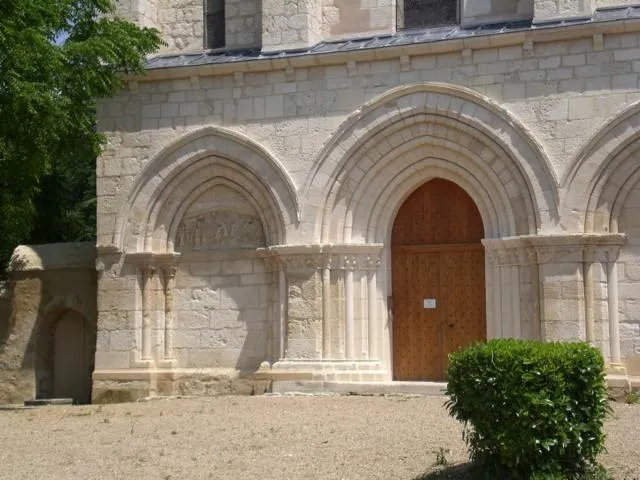 Image qui illustre: Eglise Du Prieuré Saint-martial